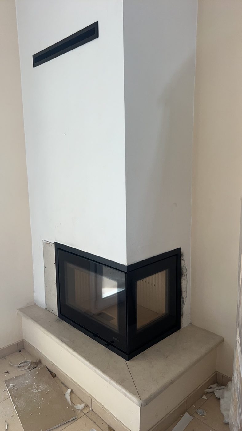 Lotus Unico Corner — Τζάκια Κότσιφας